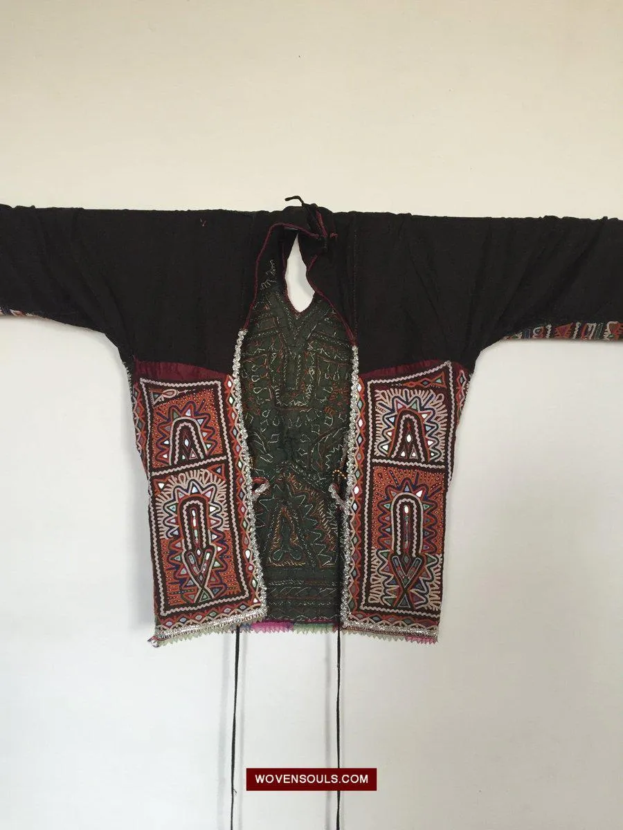 957 SOLD Superb Choli Blouse - Vintage Rabari Embroidery from Gujarat