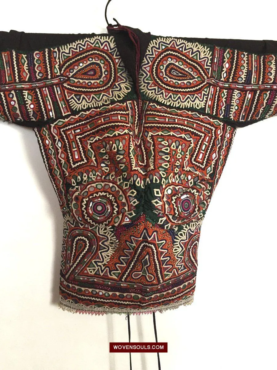 957 SOLD Superb Choli Blouse - Vintage Rabari Embroidery from Gujarat