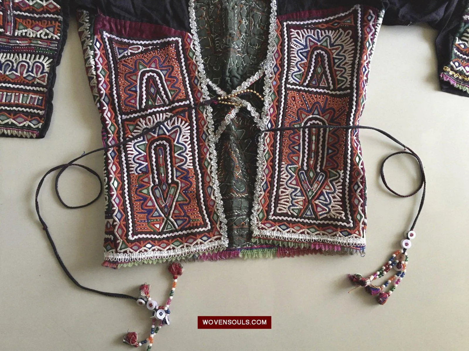 957 SOLD Superb Choli Blouse - Vintage Rabari Embroidery from Gujarat
