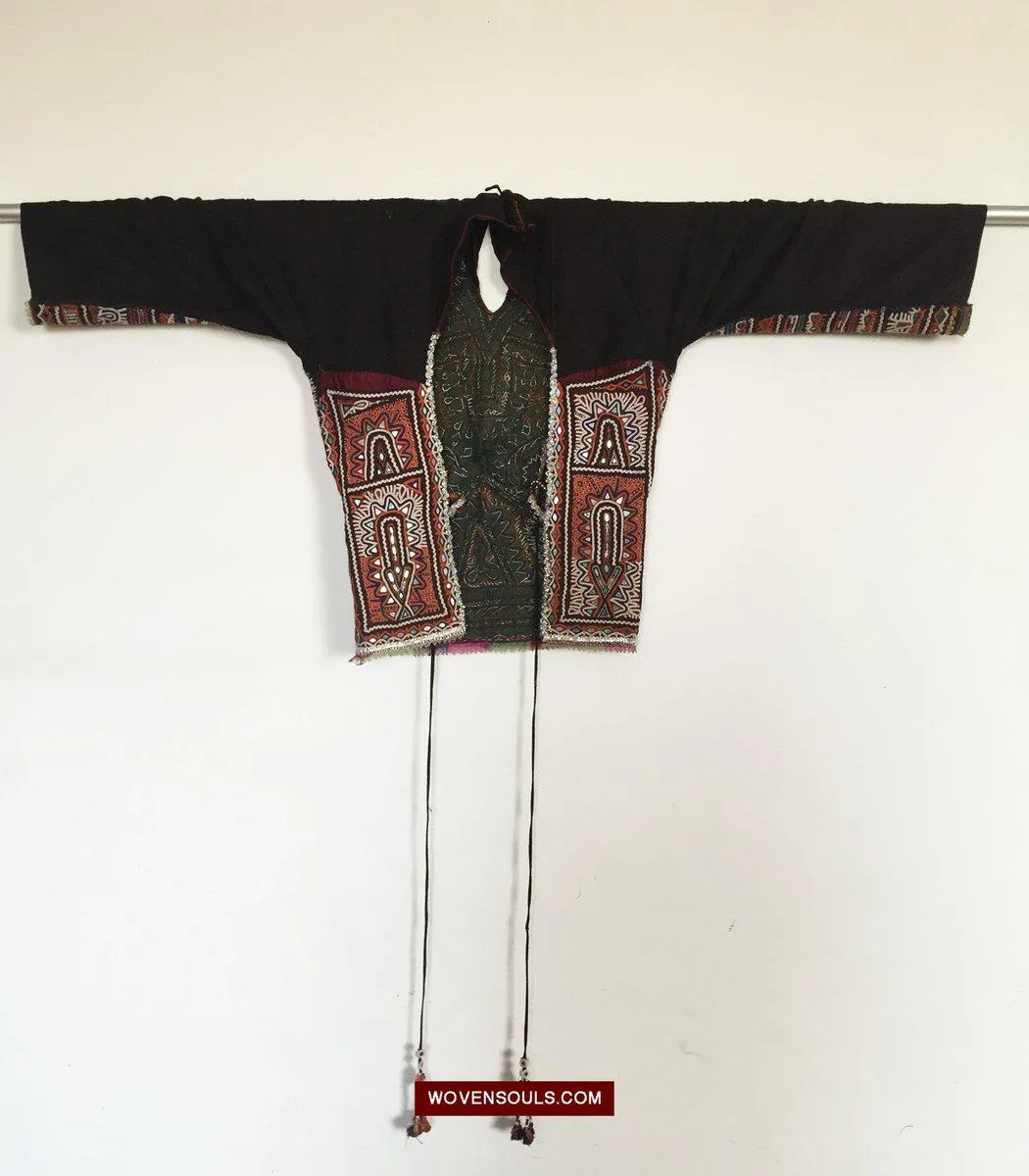 957 SOLD Superb Choli Blouse - Vintage Rabari Embroidery from Gujarat