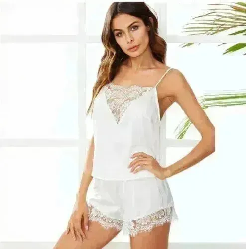 Charming lace lingerie set