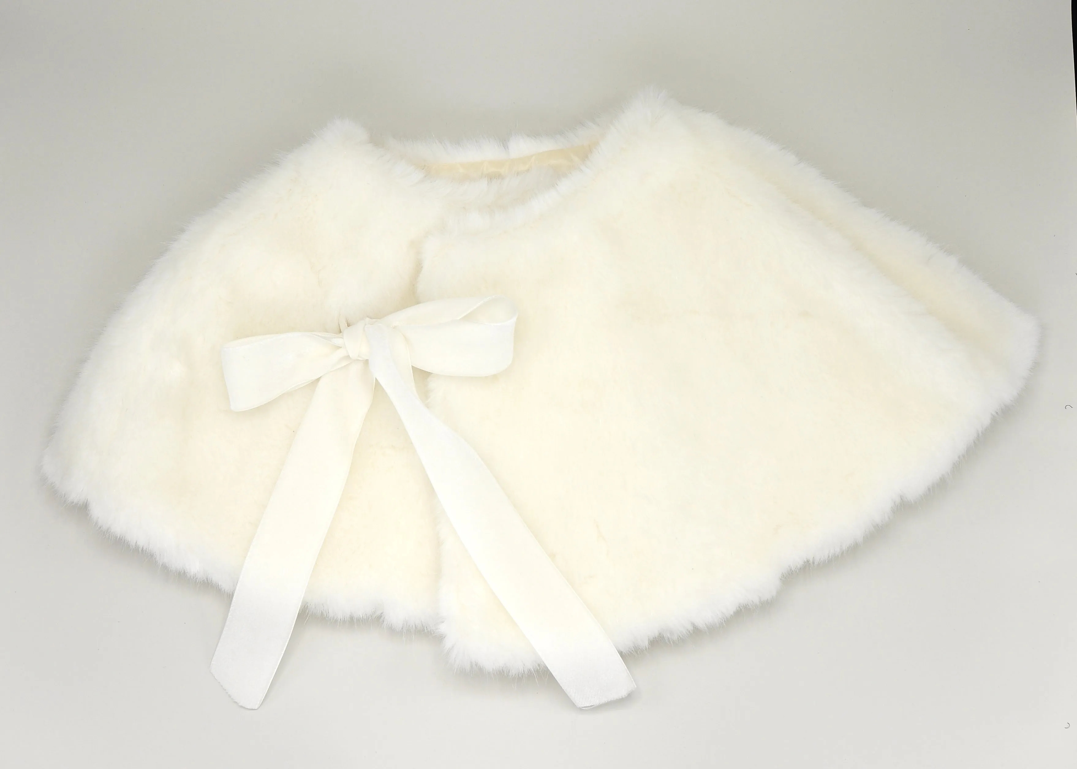 Lucilla: Faux Fur Short Bridal Cape