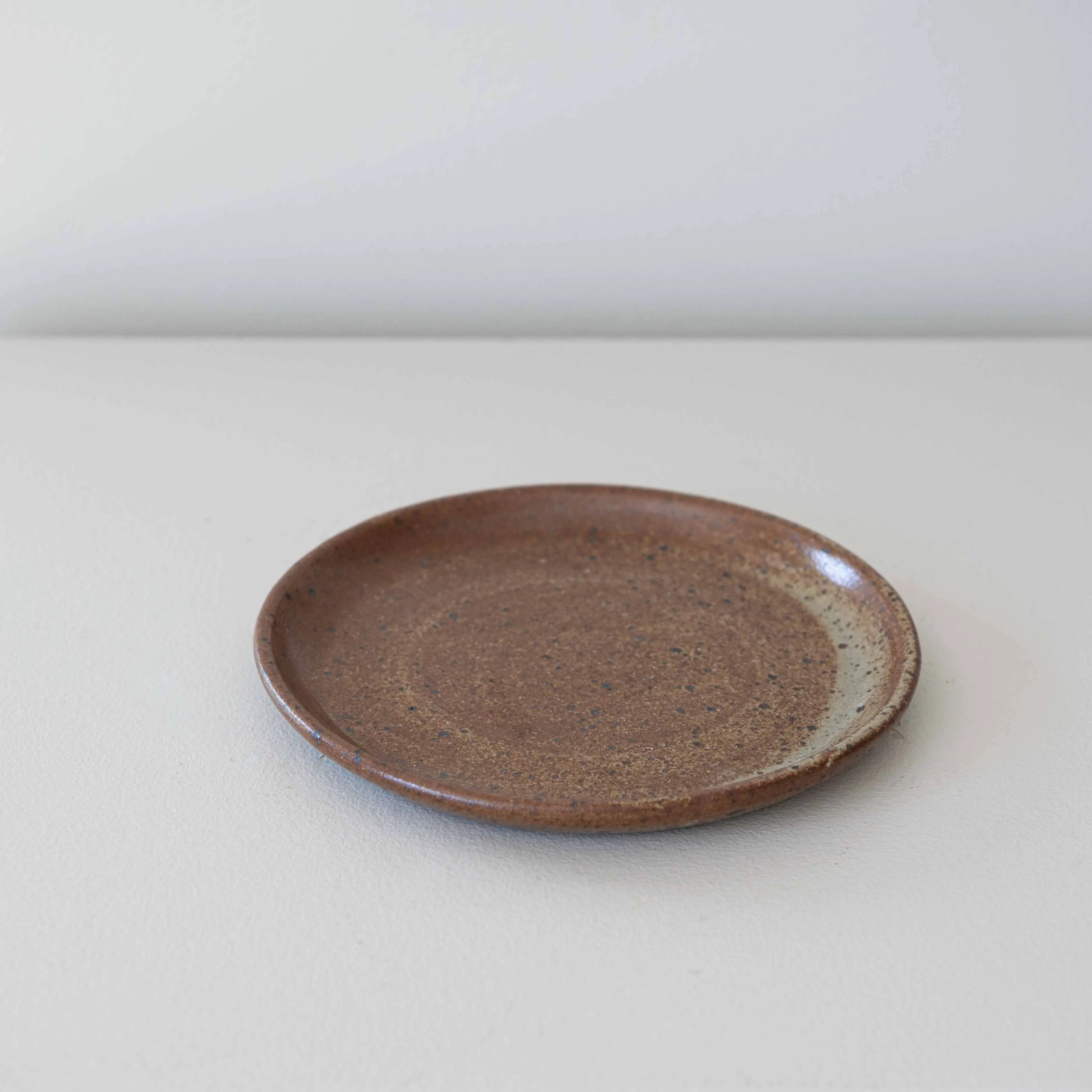 VINTAGE SPECKLED CERAMIC DISH